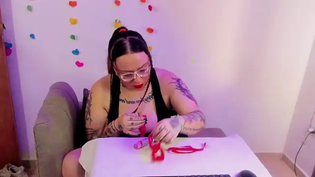 MiaYMolly online show from 21, 6, 2026