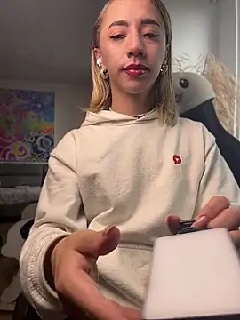 Littlebunny21 online show from 31, 5, 2026