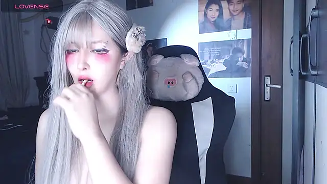Snapshot of candy_cola chatting on 28, 10, 2025 candy cola online show from 28, 10, 2025