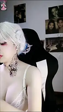 Snapshot of candy_cola chatting on 8, 1, 2026 candy cola online show from 8, 1, 2026