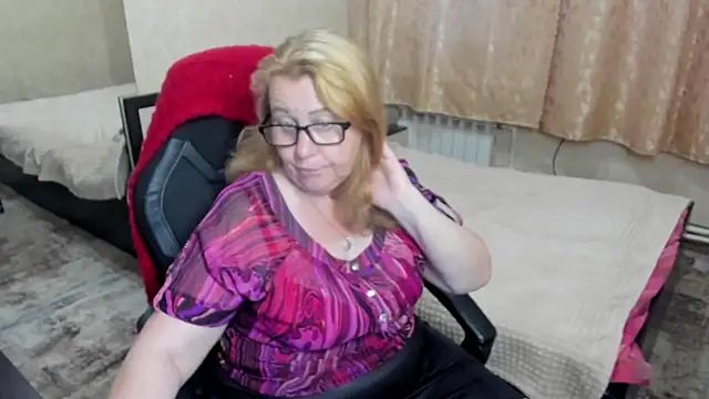 Frau Marta online show from 5, 6, 2026