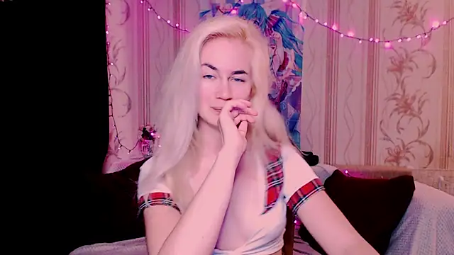 xxxcharismaaa online show from 10, 6, 2026