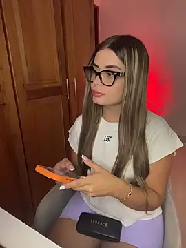 Snapshot of Miss_valeriaa chatting on 6, 4, 2026 Miss valeriaa online show from 6, 4, 2026