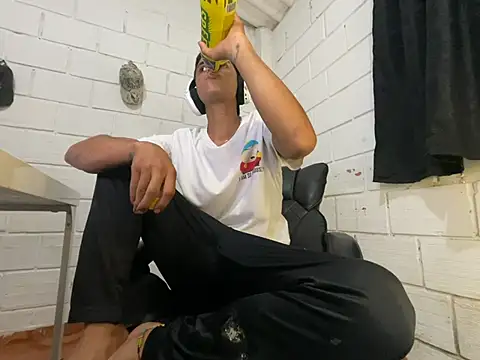 Max TheHorseDick online show from 19, 6, 2026