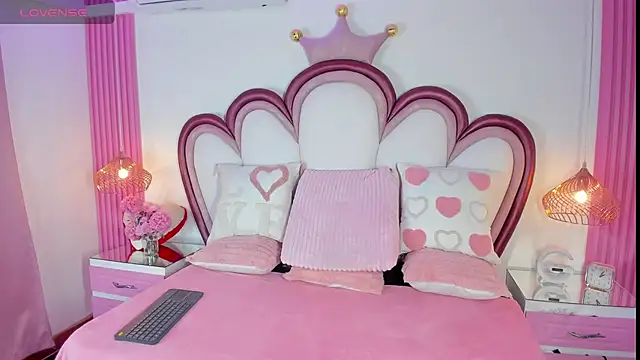 SammyGirlTS online show from 17, 6, 2026