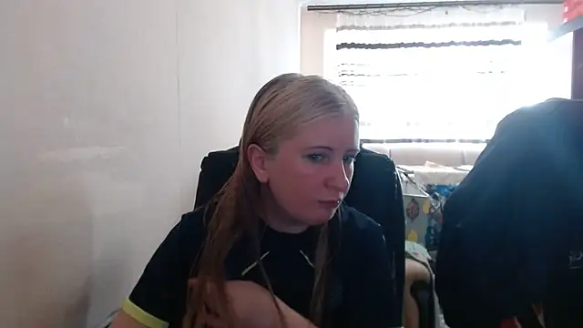 Snapshot of PeterAndJen chatting on 5, 6, 2026 PeterAndJen online show from 5, 6, 2026
