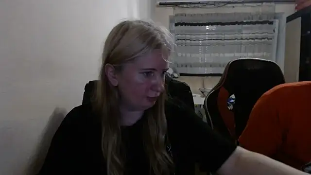 Snapshot of PeterAndJen chatting on 7, 6, 2026 PeterAndJen online show from 7, 6, 2026