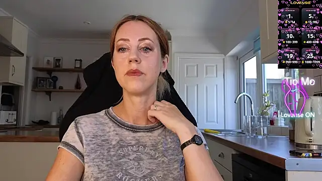 stripmequick online show from 25, 6, 2026