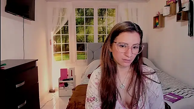 vanessabrown  online show from 13, 6, 2026