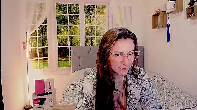 vanessabrown  online show from 16, 6, 2026