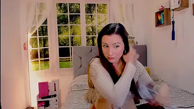 vanessabrown  online show from 17, 6, 2026