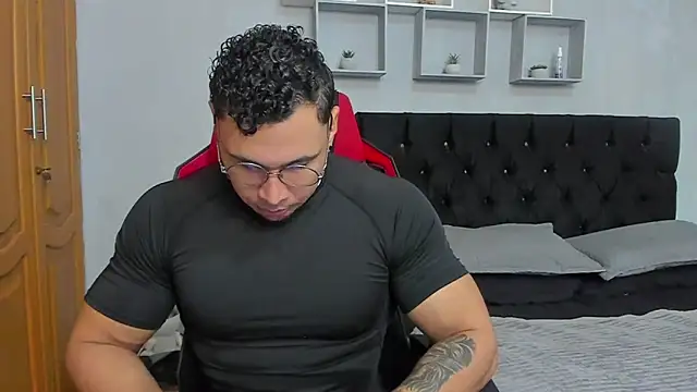 tyler hank01 online show from 26, 6, 2026