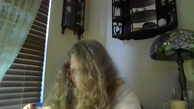 DestineeLoverGirl online show from 2, 4, 2026