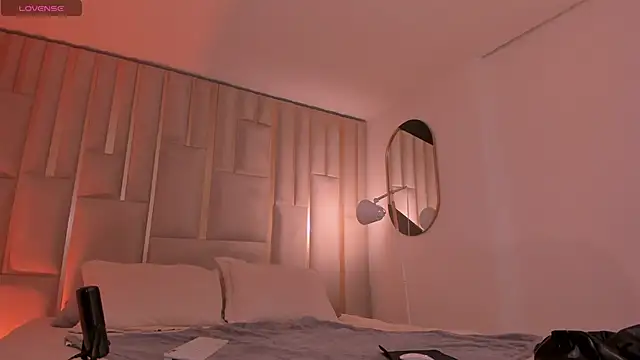 ErikaBenz  online show from 18, 6, 2026