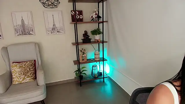 Sassy--Girl online show from 19, 6, 2026