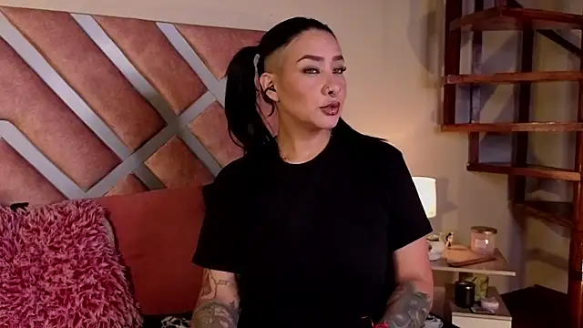  kelly hous36 online show from 4, 6, 2026