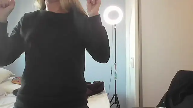 Annylove1 online show from 10, 6, 2026