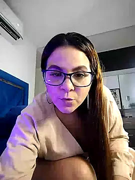 Susaan Miilf online show from 7, 6, 2026