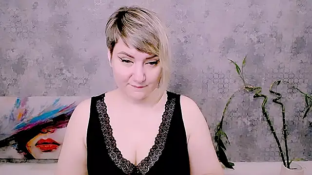 Snapshot of Djullia chatting on 11, 5, 2026 Djullia online show from 11, 5, 2026