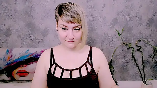 Snapshot of Djullia chatting on 17, 5, 2026 Djullia online show from 17, 5, 2026