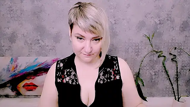 Snapshot of Djullia chatting on 11, 6, 2026 Djullia online show from 11, 6, 2026