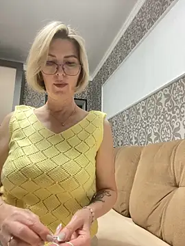 sensualEmilia online show from 10, 6, 2026