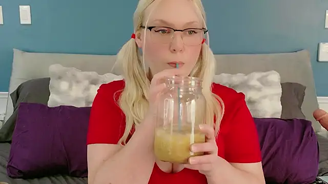 SaraBearXo online show from 6, 6, 2026