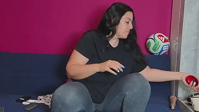Young Strawberryy online show from 5, 7, 2026