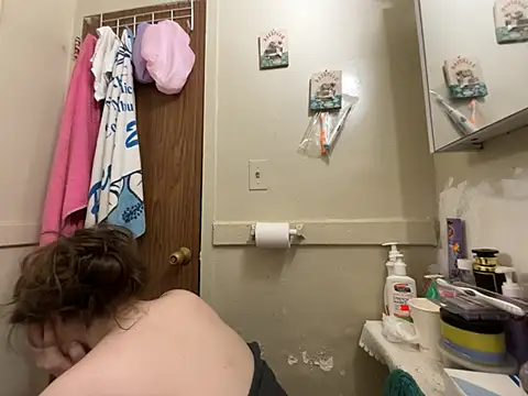 Snowbunnycake 131 online show from 15, 6, 2026