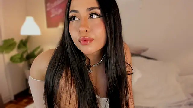 Snapshot of Queen_liana chatting on 12, 6, 2026 Queen liana online show from 12, 6, 2026