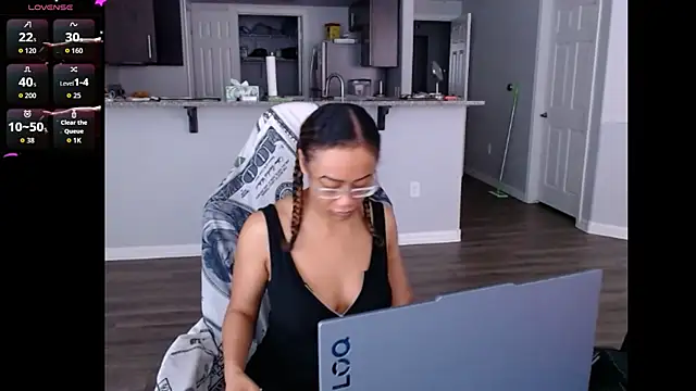 RylHoneyy online show from 11, 6, 2026