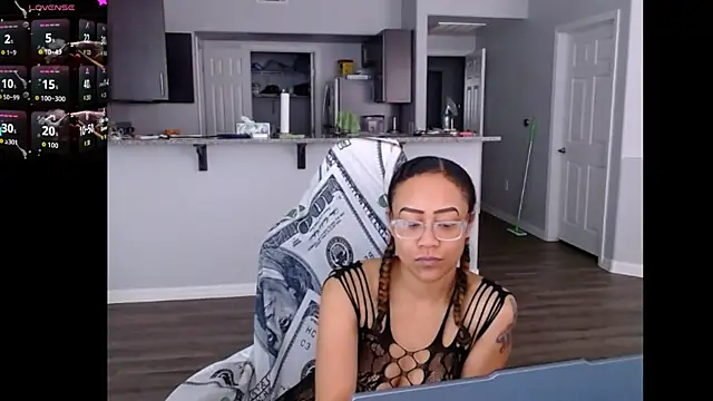 RylHoneyy online show from 12, 6, 2026