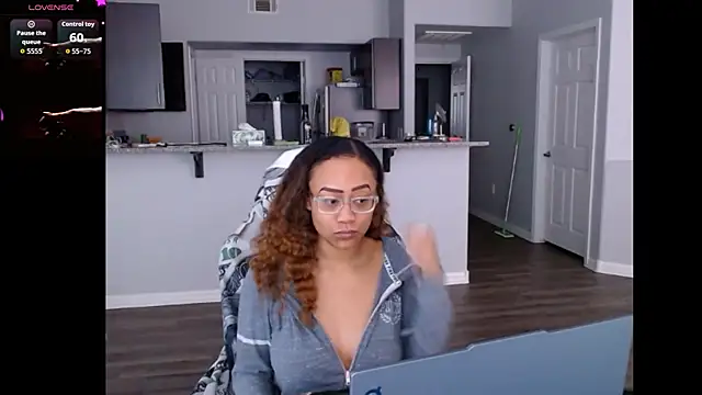 RylHoneyy online show from 17, 6, 2026