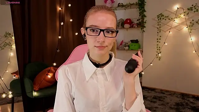 berrry girl online show from 17, 6, 2026