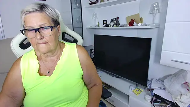 Selenna57 online show from 5, 7, 2026