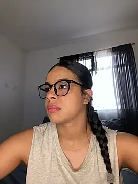 Snapshot of trianawhite chatting on 28, 5, 2026 trianawhite online show from 28, 5, 2026