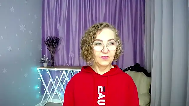 queen a n i online show from 18, 6, 2026