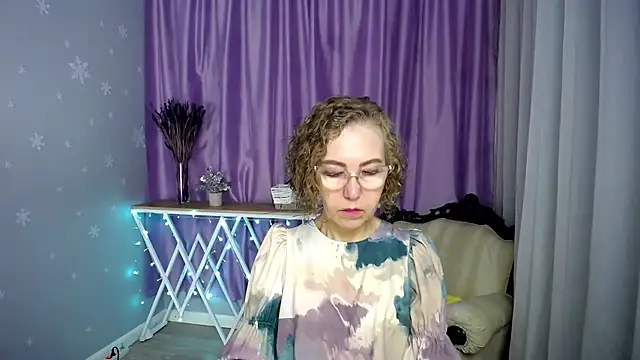 queen a n i online show from 20, 6, 2026