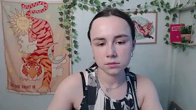 VeryVeryVeryShy  online show from 20, 6, 2026