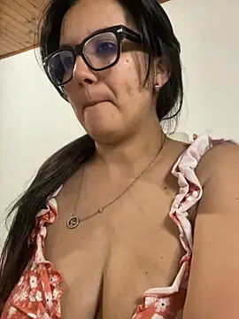 SWEETLILY18 online show from 11, 6, 2026