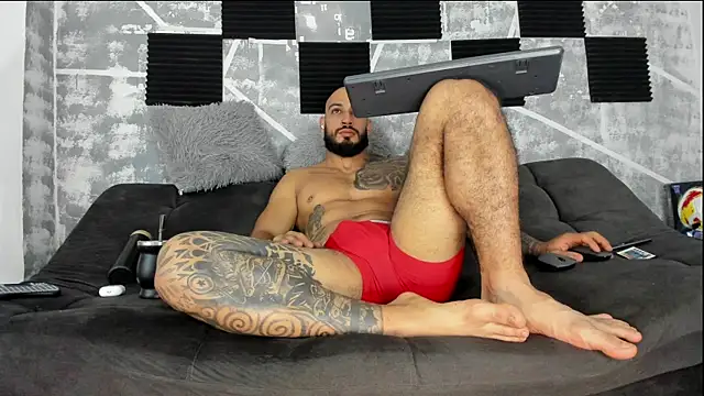 leonidas 18k online show from 4, 6, 2026