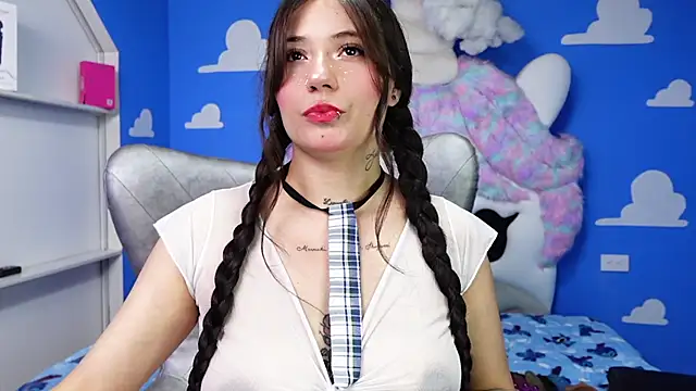 Snapshot of miss_sharlotte18 chatting on 2, 6, 2026 miss sharlotte18 online show from 2, 6, 2026