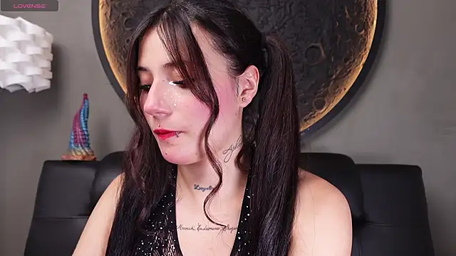 Snapshot of miss_sharlotte18 chatting on 10, 6, 2026 miss sharlotte18 online show from 10, 6, 2026