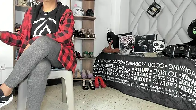 MirandaHaguen online show from 15, 6, 2026