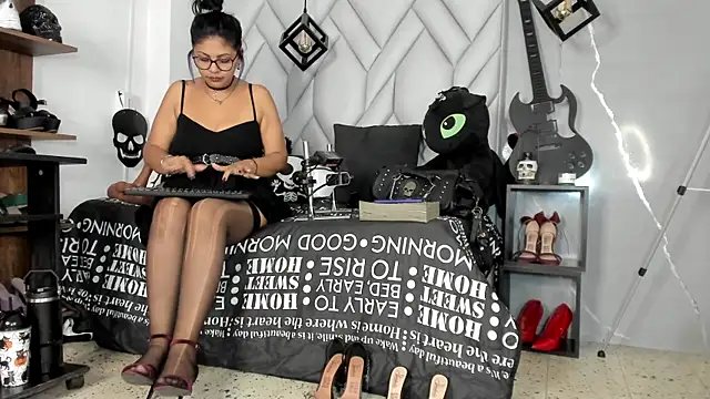 MirandaHaguen online show from 20, 6, 2026
