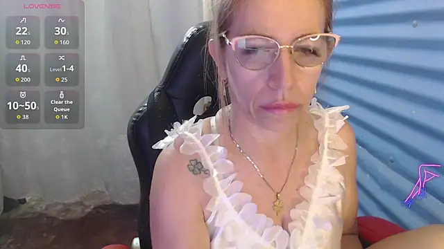 Chayla Ruiz online show from 16, 6, 2026