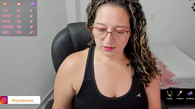 alejandra milf  online show from 17, 6, 2026