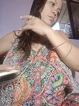 hotbabes163 online show from 17, 6, 2026