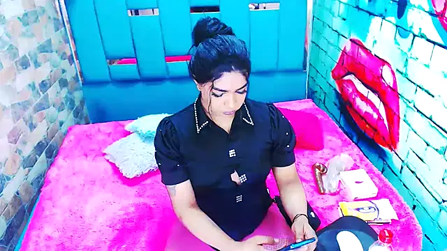 Snapshot of violet_bigcock774 chatting on 5, 6, 2026 violet bigcock774 online show from 5, 6, 2026
