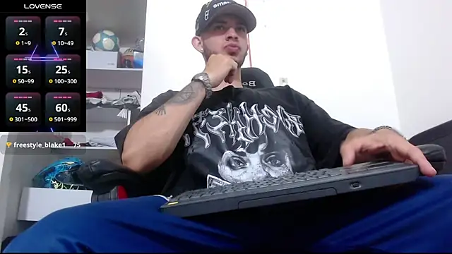 Snapshot of freestyle_blake1 chatting on 5, 11, 2025 freestyle blake1 online show from 5, 11, 2025